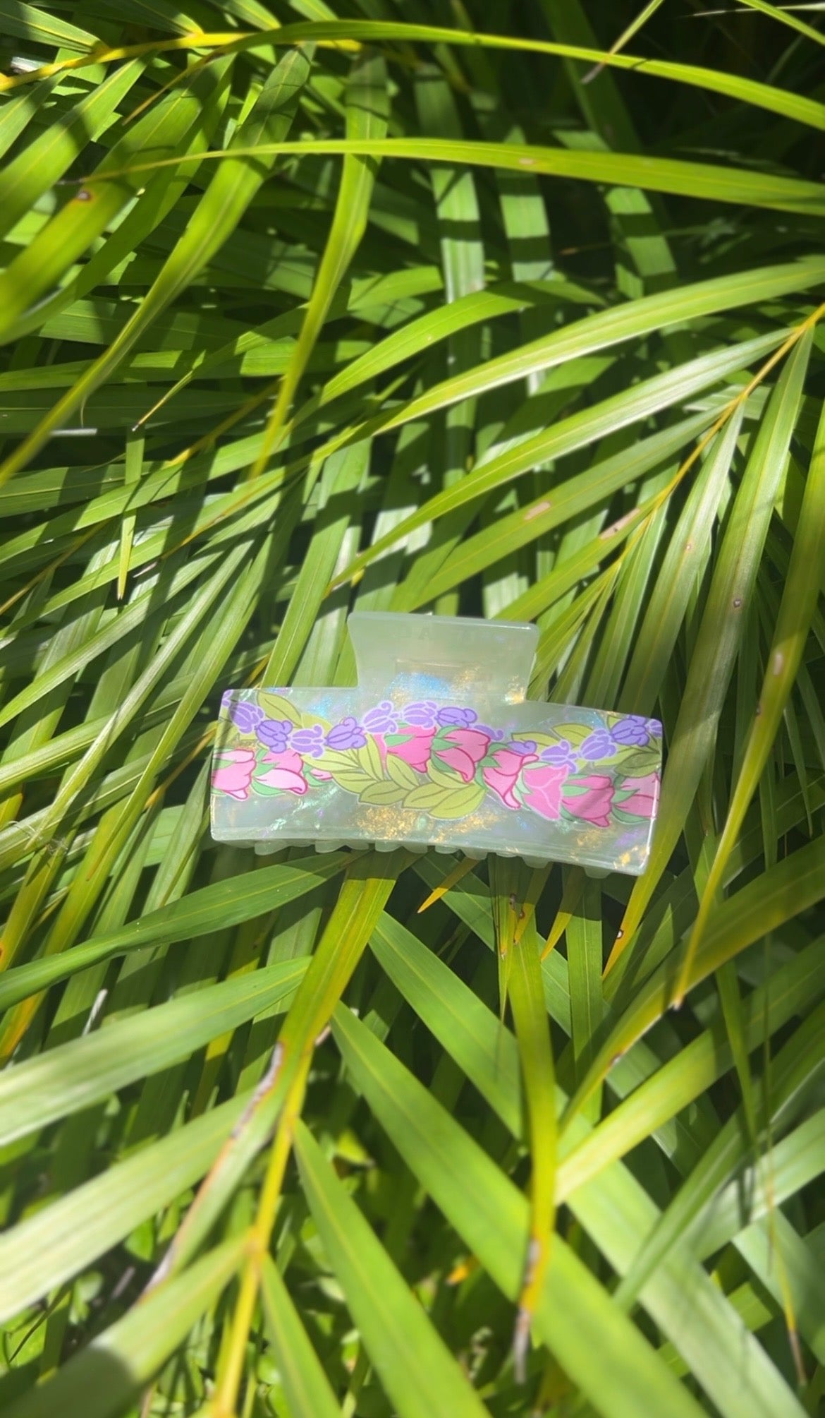 Luxe Hair Claw-Lokelani Maile Crown Flower 💚