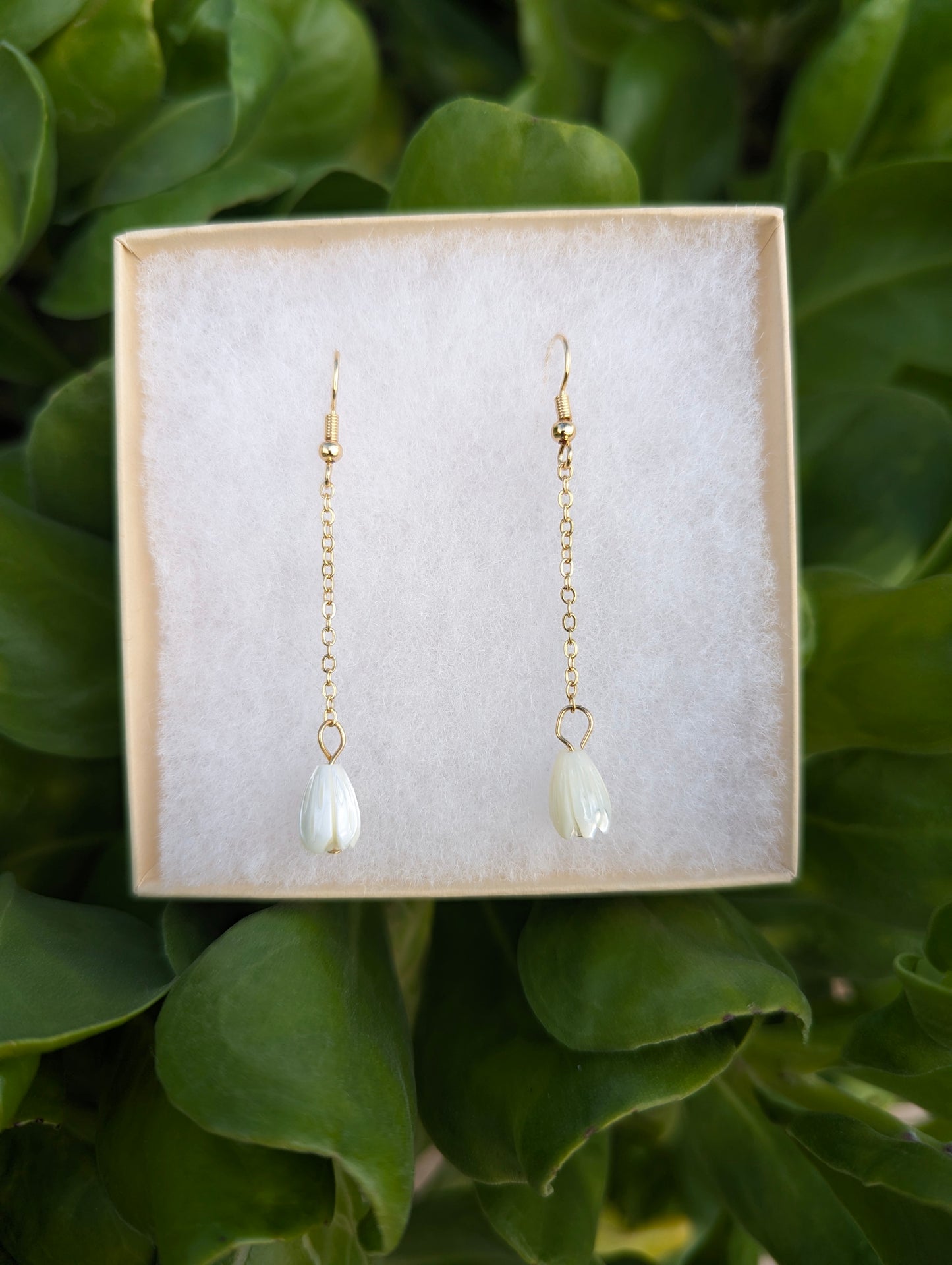 Mother of Pearl Pikake Earring