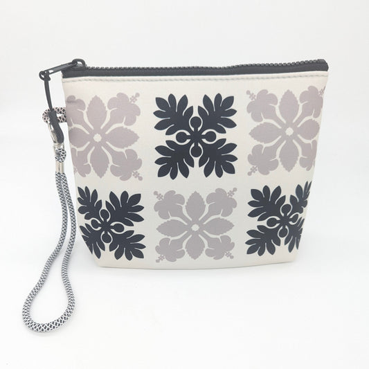 Water Resistant Wristlet - Ulu