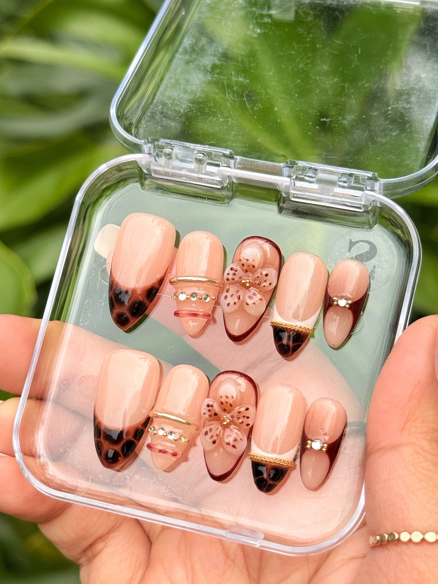 Handmade 3D Press on Nail Set - Brown and Gold