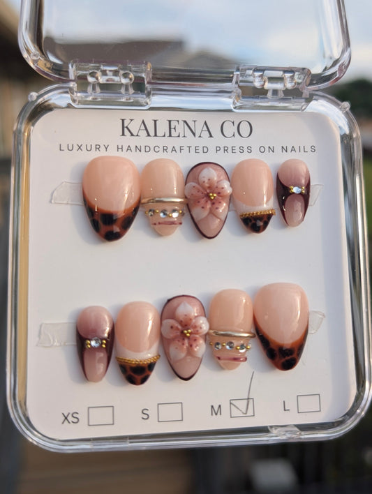 Handmade 3D Press on Nail Set - Brown Shell and Gold Bangles (Short)